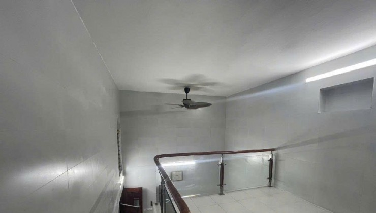 Cho thuê nhà ở nhóm 6 người nguyên căn Tam Khương - Đống Đa DT  25m2 - 3 tầng - 2 ngủ - Giá 12 Triệu (CTL)
